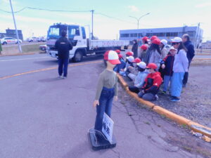 自転車安全教室 参加児童への啓発品提供